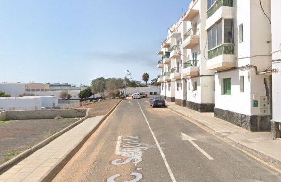 Firefighters rescue “unresponsive” occupant