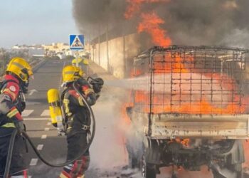 Vehicle blaze in Arrecife
