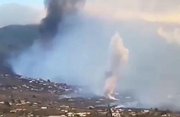 New vent opens on La Palma