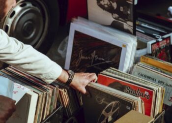 Calling all vinyl-heads, we want you!