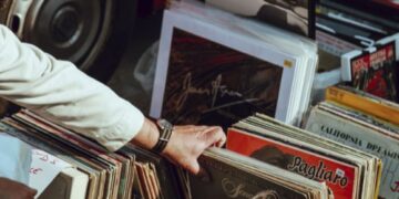 Calling all vinyl-heads, we want you!