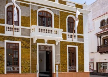 Visiting La Casa Amarilla