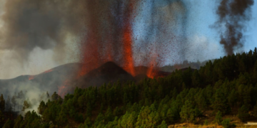 Volcano enters new explosive phase
