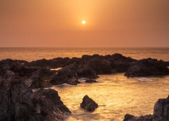 Temperature and visibility warnings this weekend