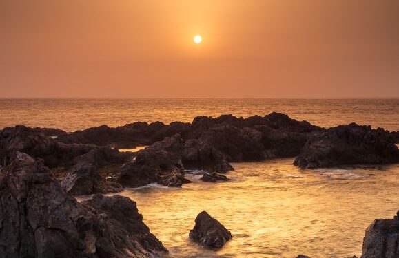 Temperature and visibility warnings this weekend