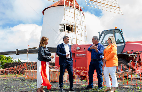 Windmill facelift in Teguise