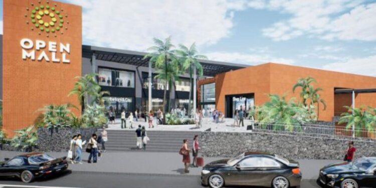 Women hit by car at Open Mall in Arrecife