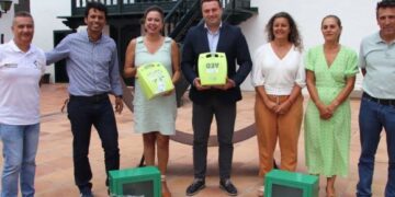 Two new defibrillators for Yaiza