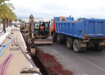 Roadworks in Yaiza